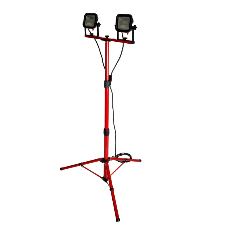Luceco LSWT212BR3-02 LED Dreibein Doppelstrahler mit Stativ 2x 1200 lm 2x 15W IP65 Schnäppchen